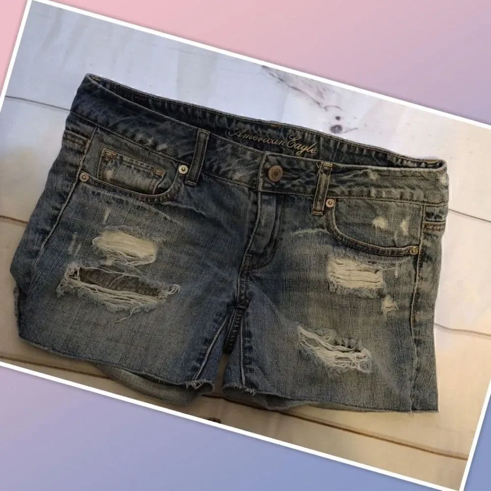 American Eagle Shorts Womens Blue Cut Off Distressed Denim Shorts Size 4